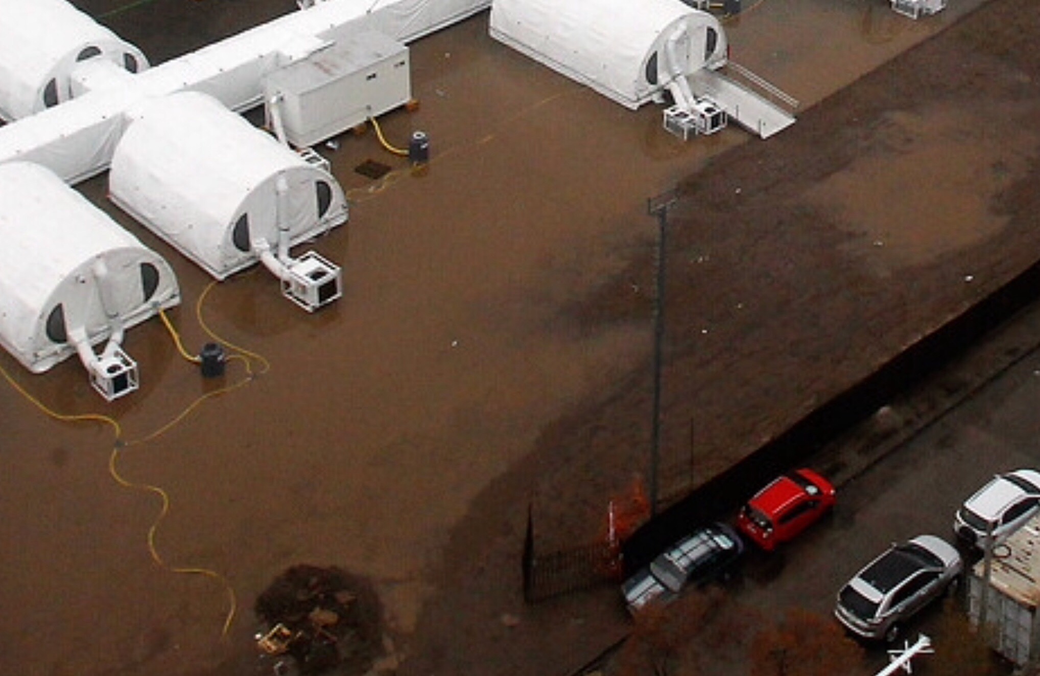carpas-que-fueron-ocupadas-como-hospitales-en-chile-para-tratar-el-covid19-sufren-severas-inundaciones-tras-el-paso-de-tormentas
